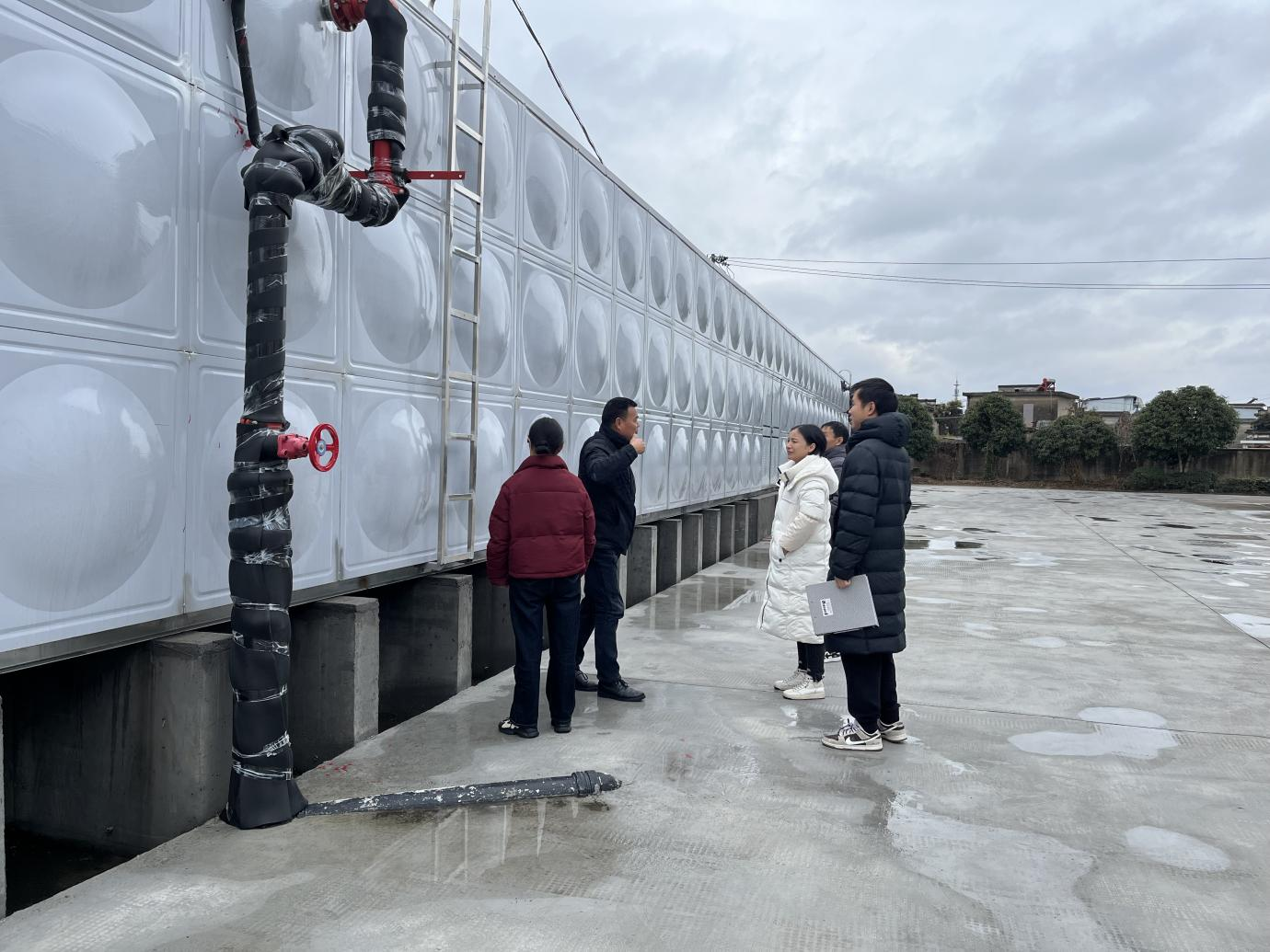 加强节前监督检查  筑牢作风纪律堤坝