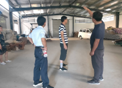 区粮食购销公司为种粮户解决储粮难题